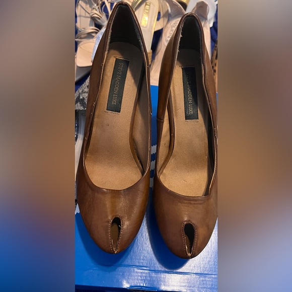 Brown platform peek a boo pump - Picture 1 of 2
